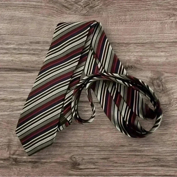 FREE ✅Men’s Geoffrey Beene  necktie - Picture 1 of 11